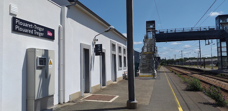 Gare de Plouaret Trégor vue des quais